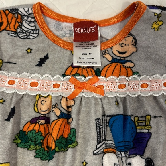 Halloween pajamas 4t (4/5) peanuts snoopy long sleeve night gown - Picture 2 of 3